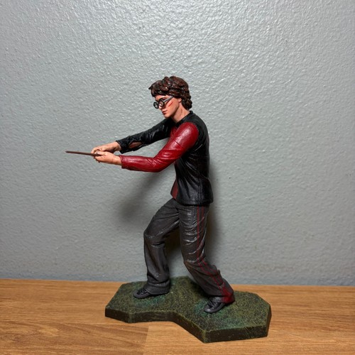 Harry potter con bacchetta - harry,